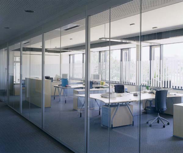 Vách văn phòng kính cường lực vach-van-phong-kinh-...