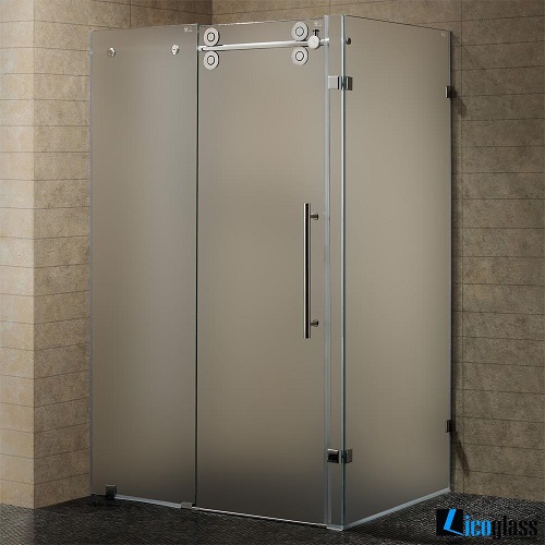 Vách tắm kính mờ